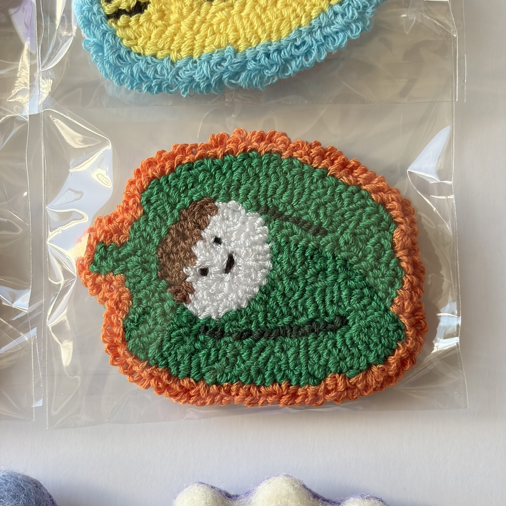 刺繍ブローチ、羊毛フェルトブローチ