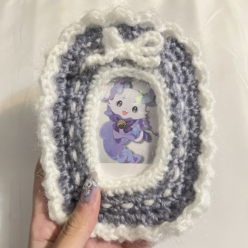 【m-amiami】ふわふわフリル♡手編みの推しトレカケースカバー