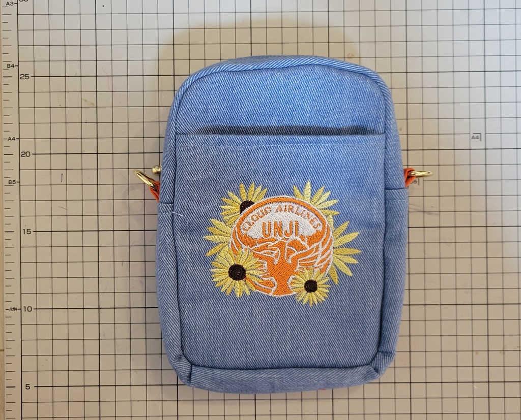 【B品】大きめ刺繍ポーチ〜雲次ver〜