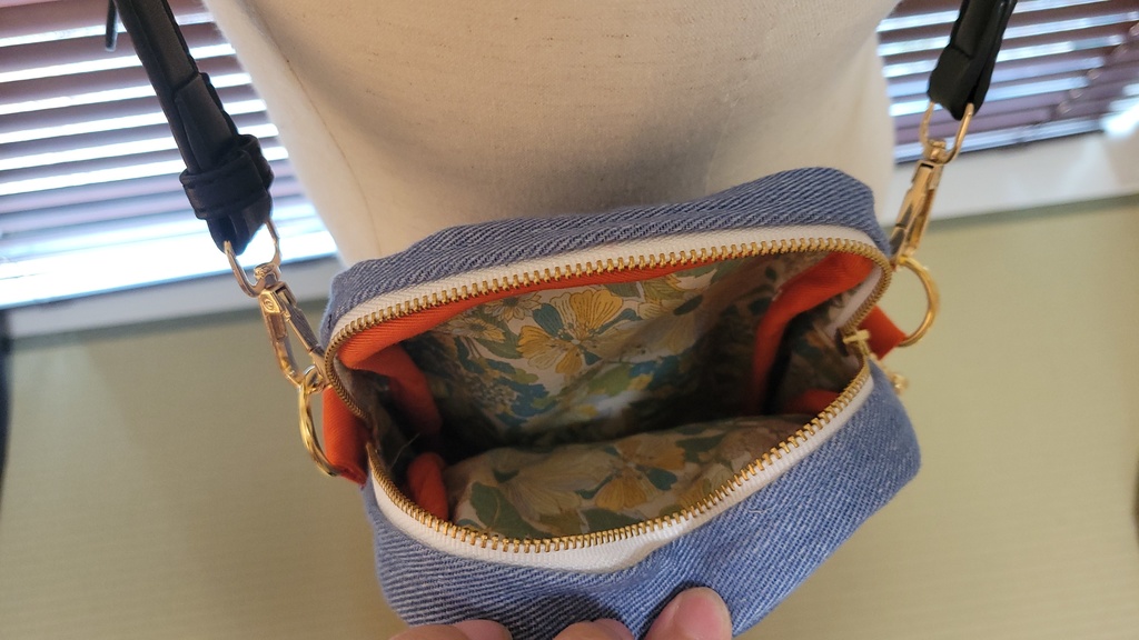 【B品】大きめ刺繍ポーチ〜雲次ver〜