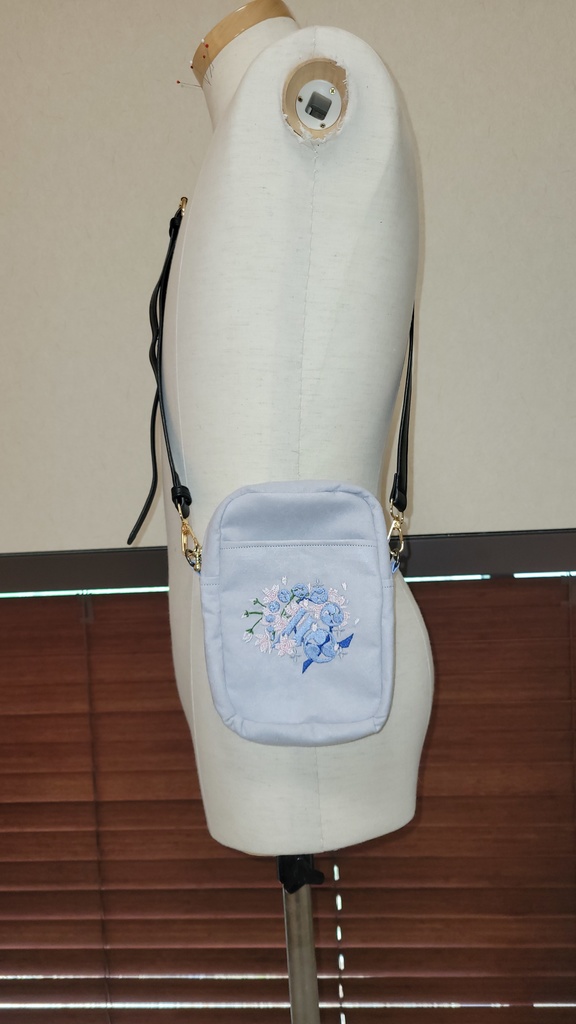 【B品】大きめ刺繍ポーチ〜箱入り長義〜