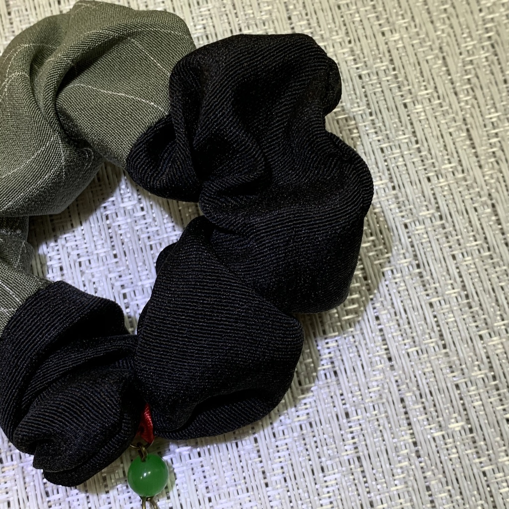 着物deシュシュ 膝丸イメージ 刀のチャーム付き 正絹