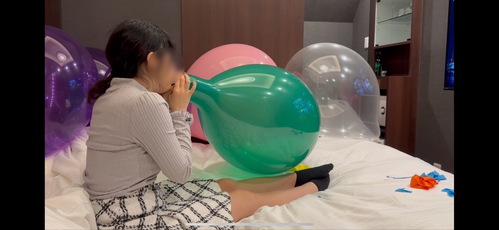 まいさんの風船口膨らまし割り動画