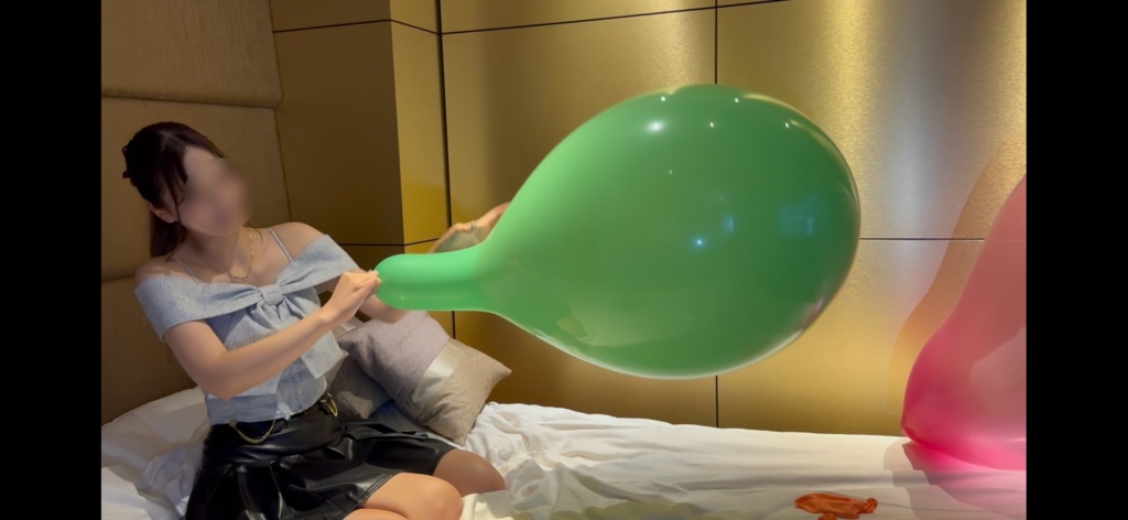 るあさんの風船膨らまし割り①