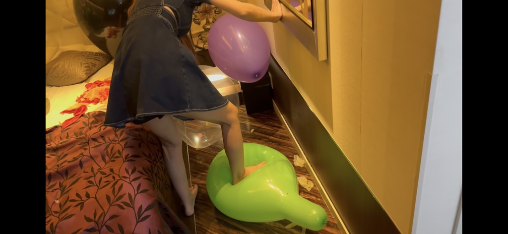 るあさんの大量風船割り②