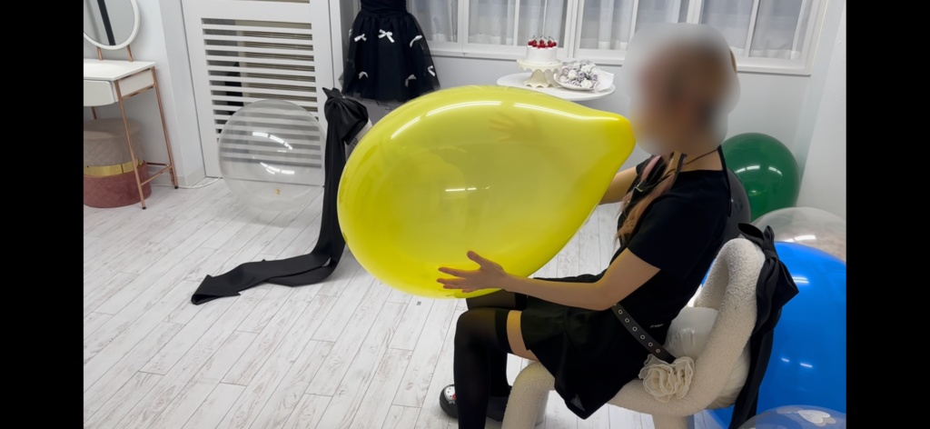 ちいぺこさんの風船膨らまし割り②