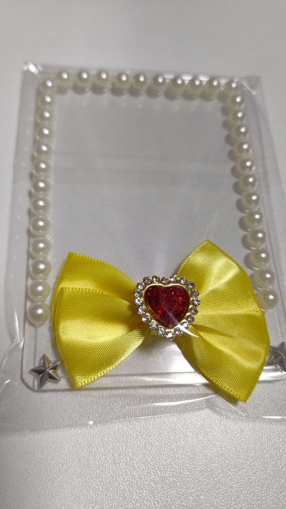 赤ハートの黄色リボン