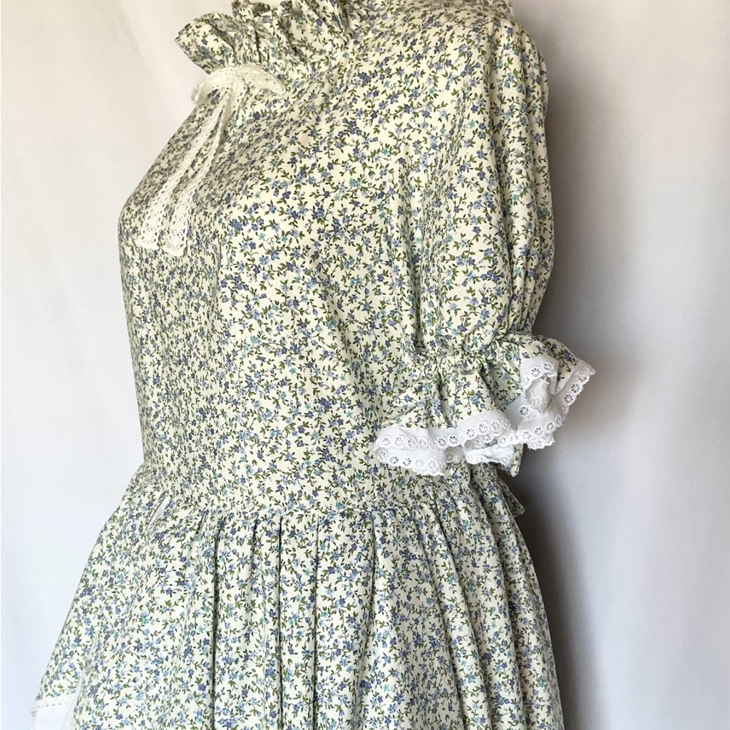 青緑のお茶会ドレス