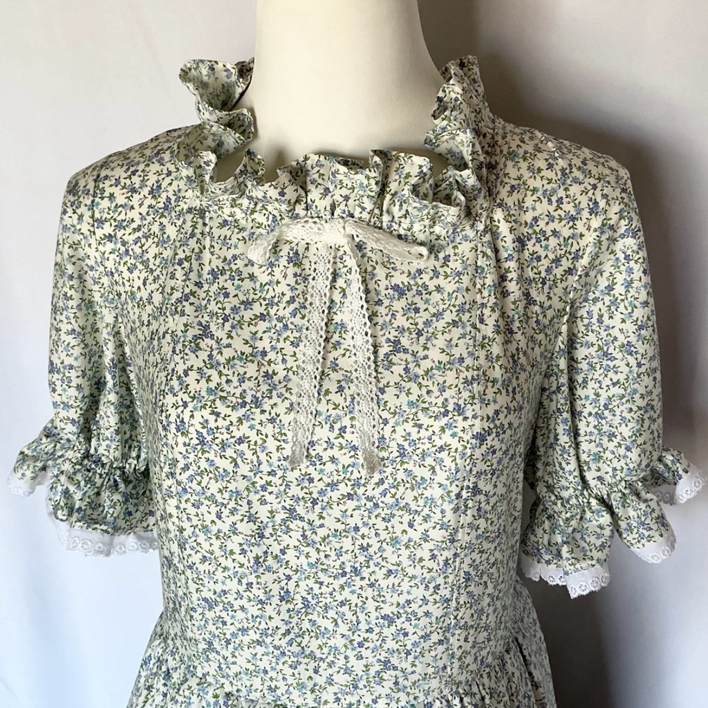 青緑のお茶会ドレス