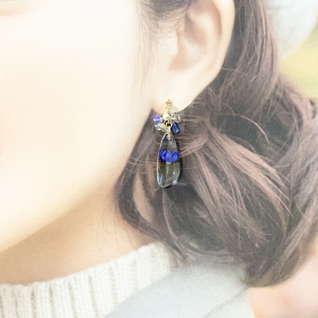 1168一輪挿しフラワーのピアス