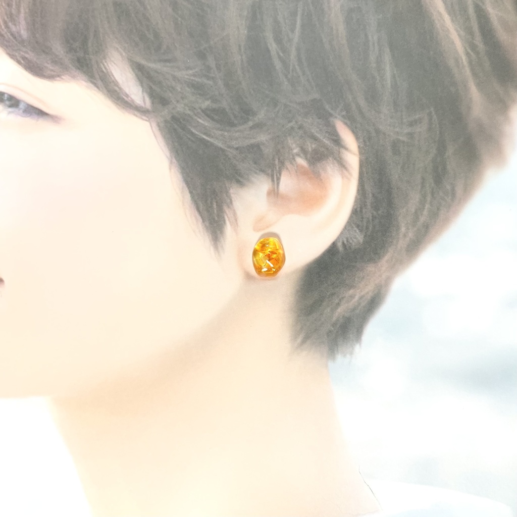 人気作品1257【再販】琉球ガラスのうるつやピアス