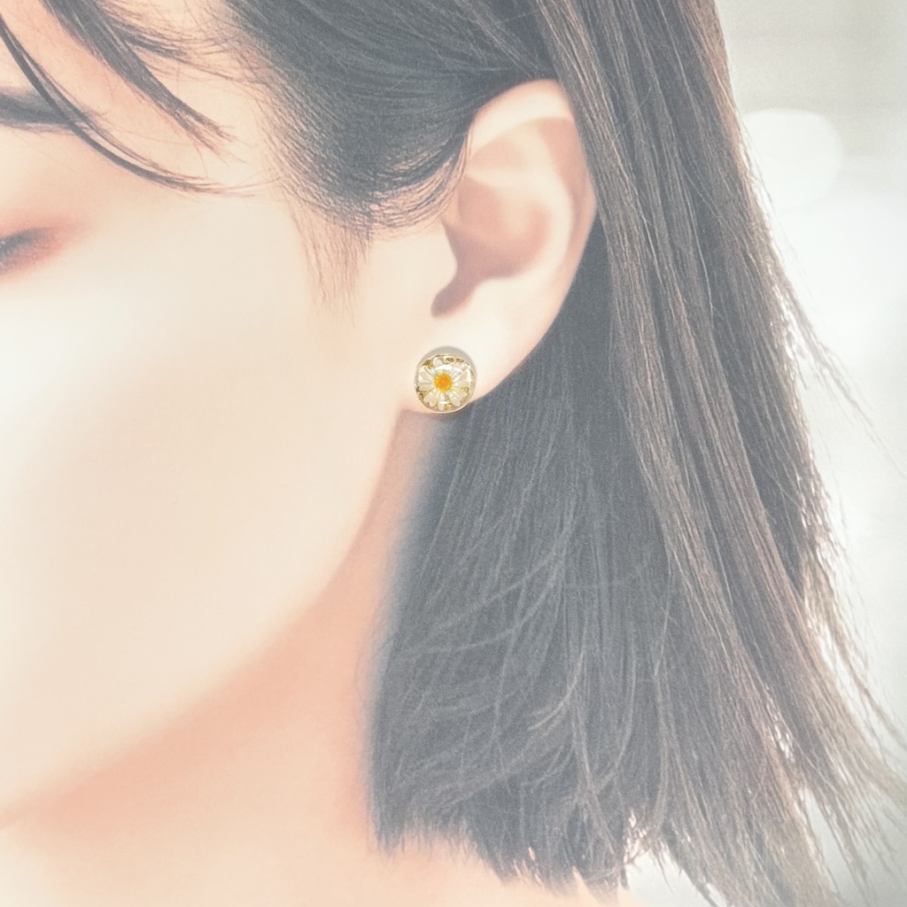 1413デイジー風一粒レジンピアス