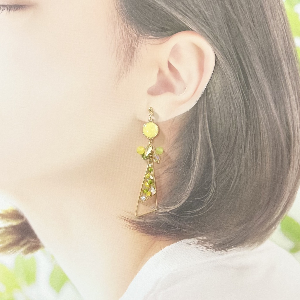 1526初夏のレモンカラーピアス