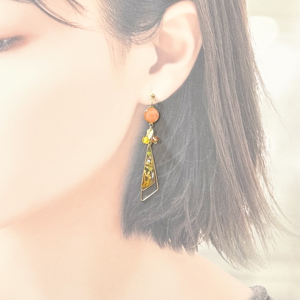 1559秋の金木犀カラーピアス