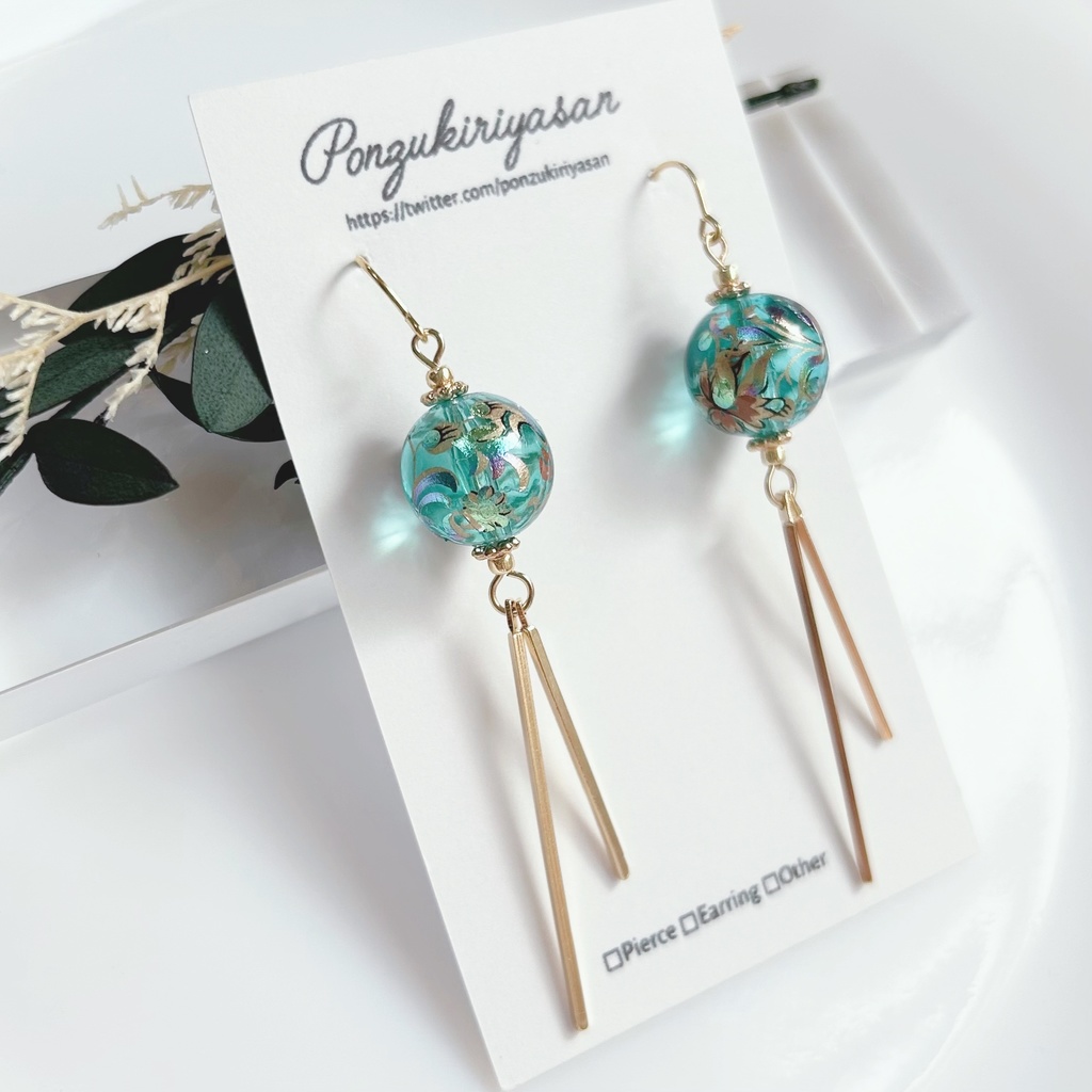 1565コラージュ玉のチャイナ風ピアス