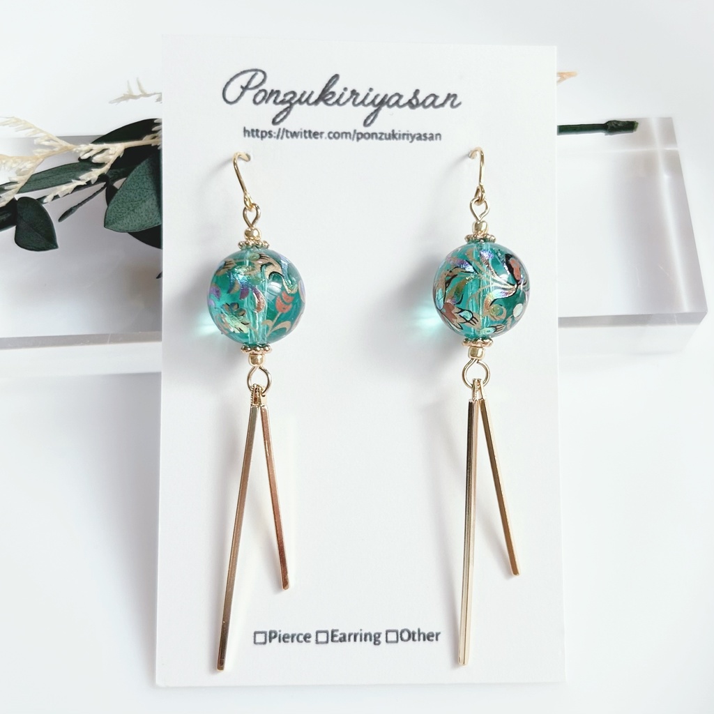 1565コラージュ玉のチャイナ風ピアス