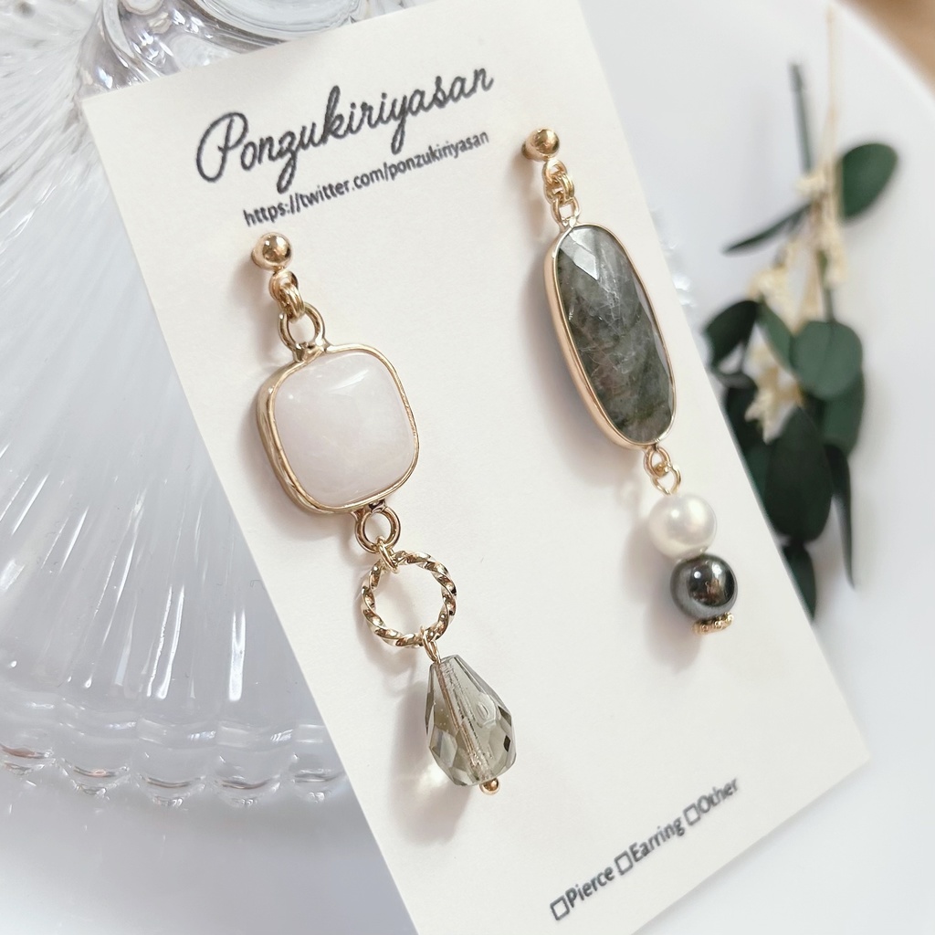 1615天然石のアシンメトリーピアス