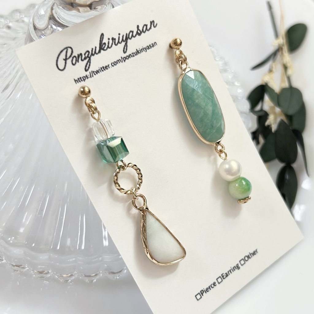 1615天然石のアシンメトリーピアス