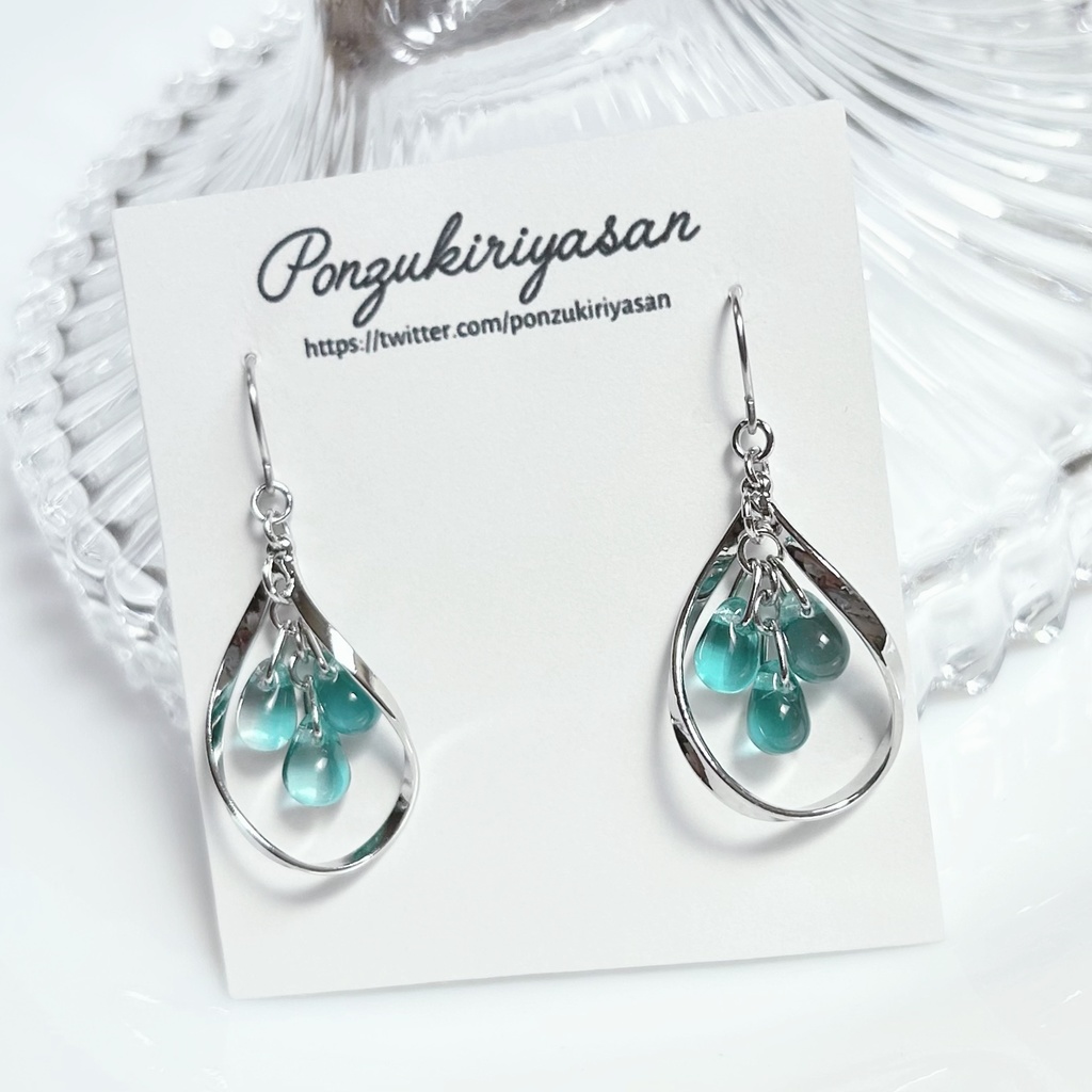 1678雫ガラスのピアス