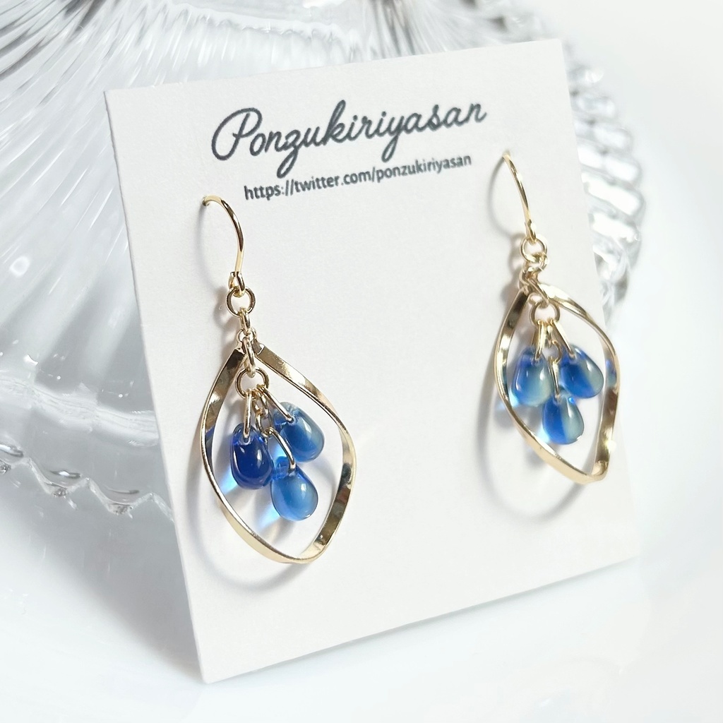 1678雫ガラスのピアス