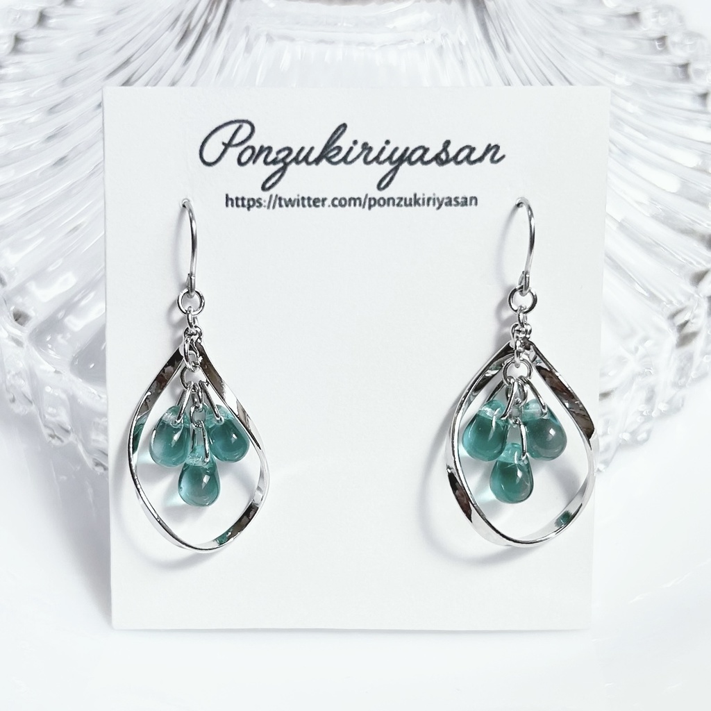 1678雫ガラスのピアス