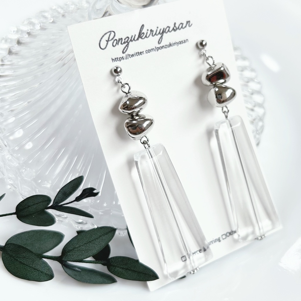 1683とろみメタルとクリアの夏ピアス