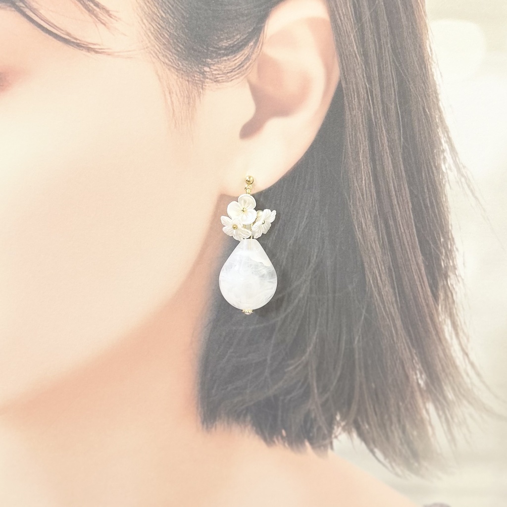 1700大きな雫とお花の耳飾り