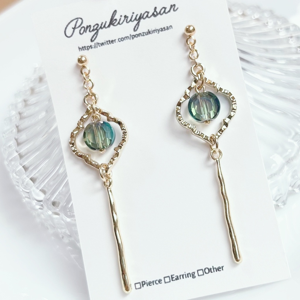 1707ラウンドカットガラスのピアス