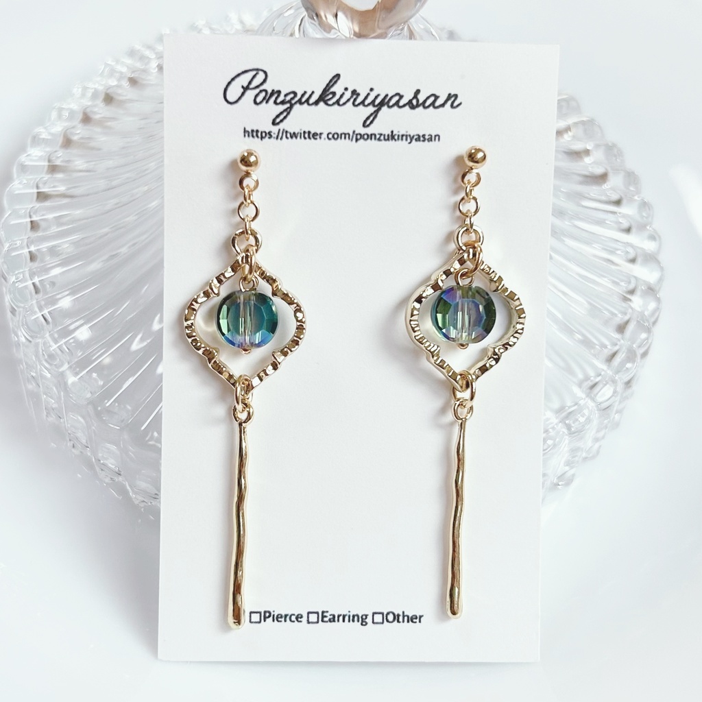 1707ラウンドカットガラスのピアス