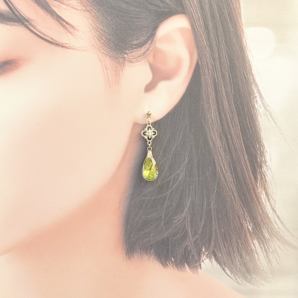 1718(金木犀)雫ガラスとジルコニアのピアス