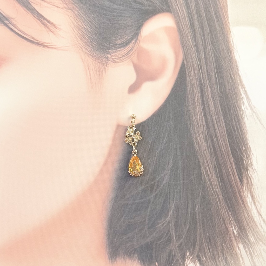 1721(金木犀)フラワーフレームガラスのピアス