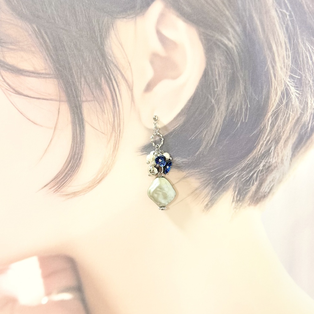 1729ヴィンテージ風フラワーピアス