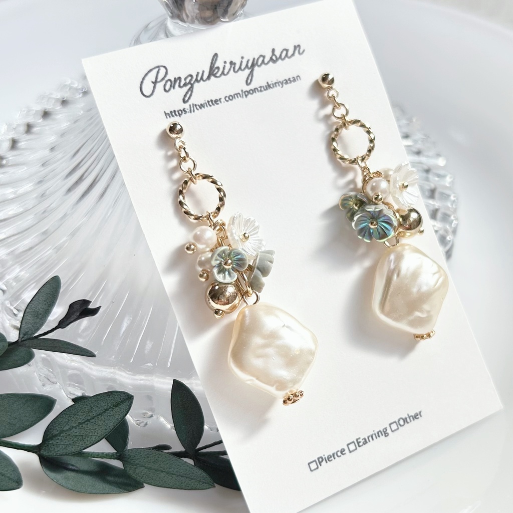 1729ヴィンテージ風フラワーピアス