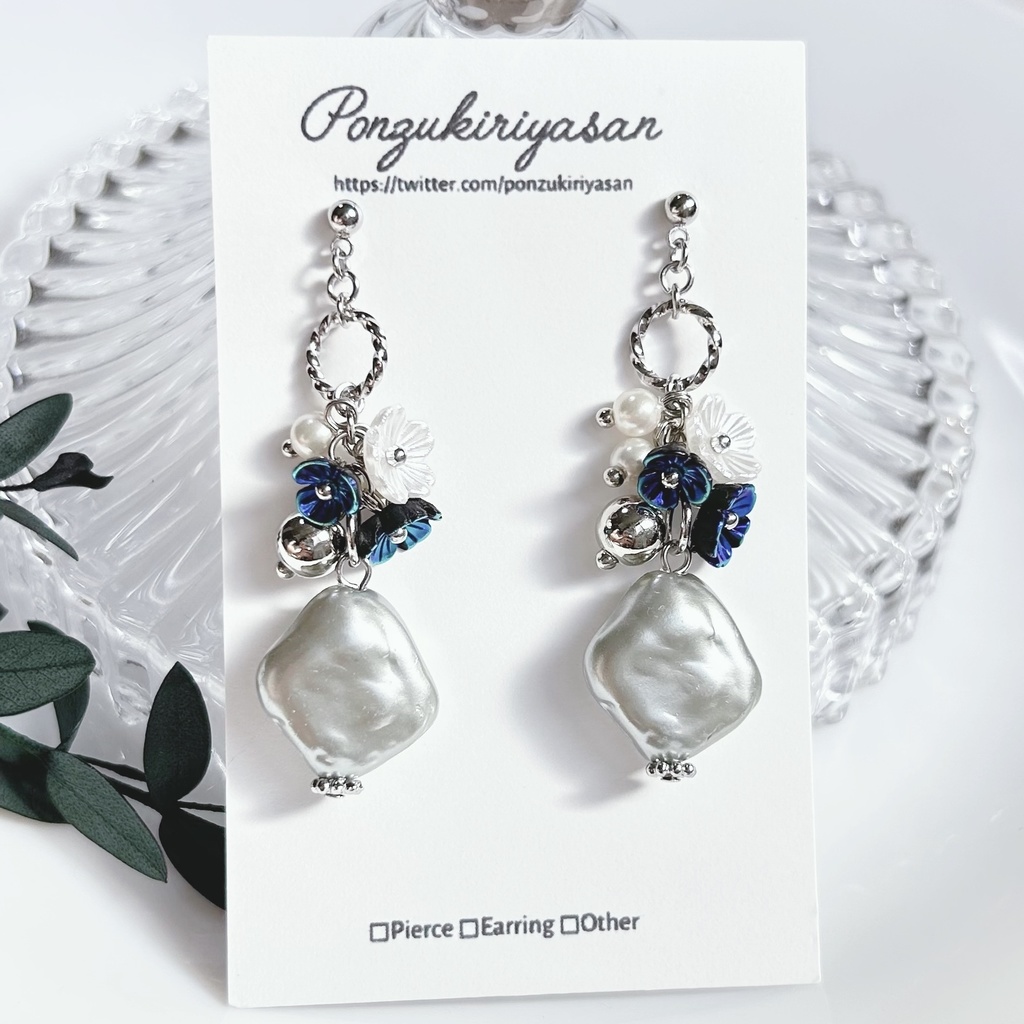 1729ヴィンテージ風フラワーピアス