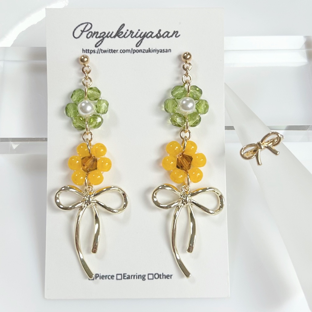 1731ビーズフラワーとリボンのイヤーカフセット