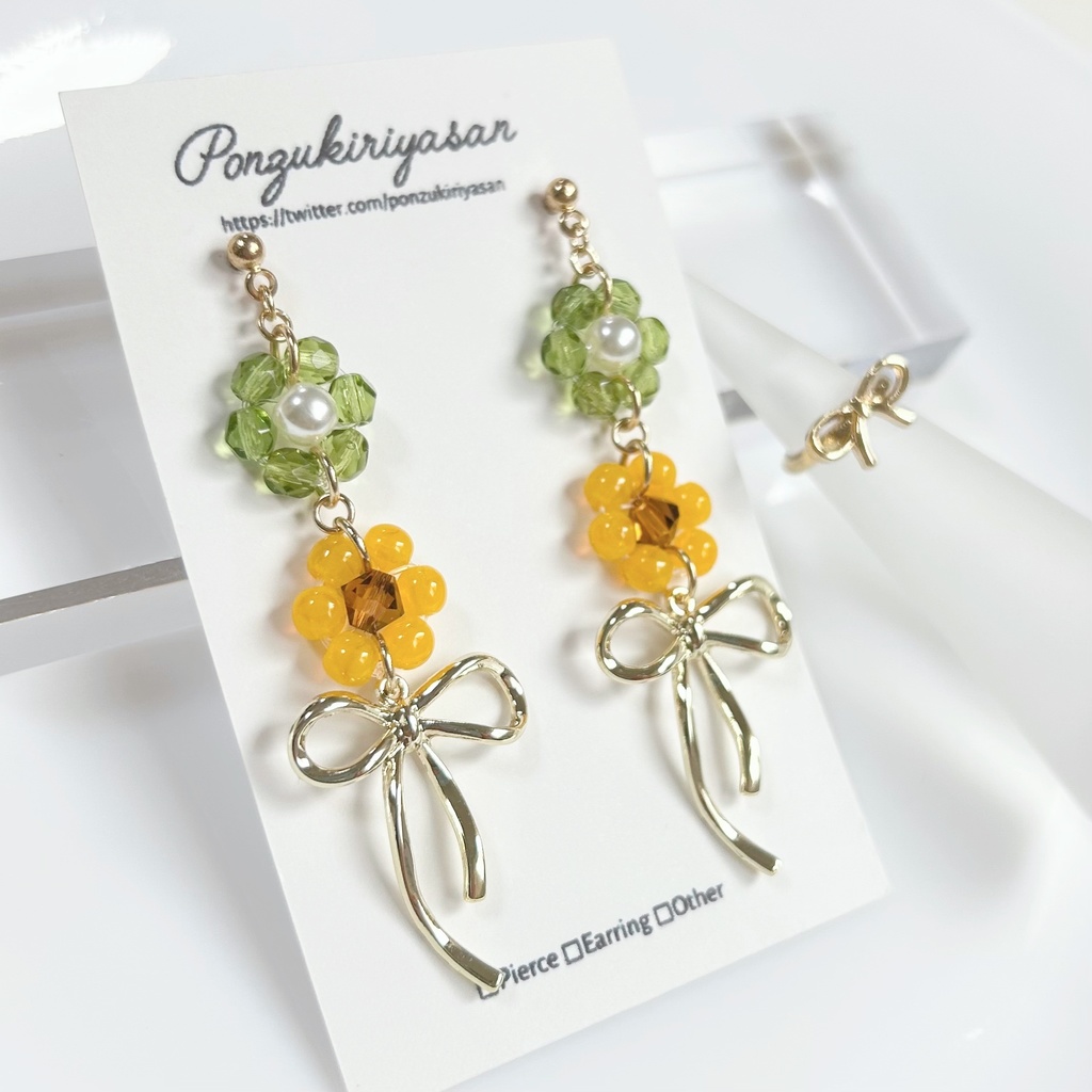 1731ビーズフラワーとリボンのイヤーカフセット