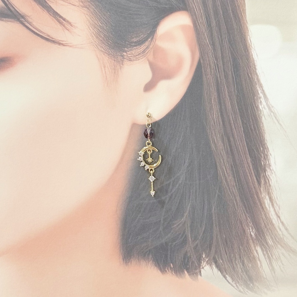 1733ジルコニアムーンとガラスビーズのピアス