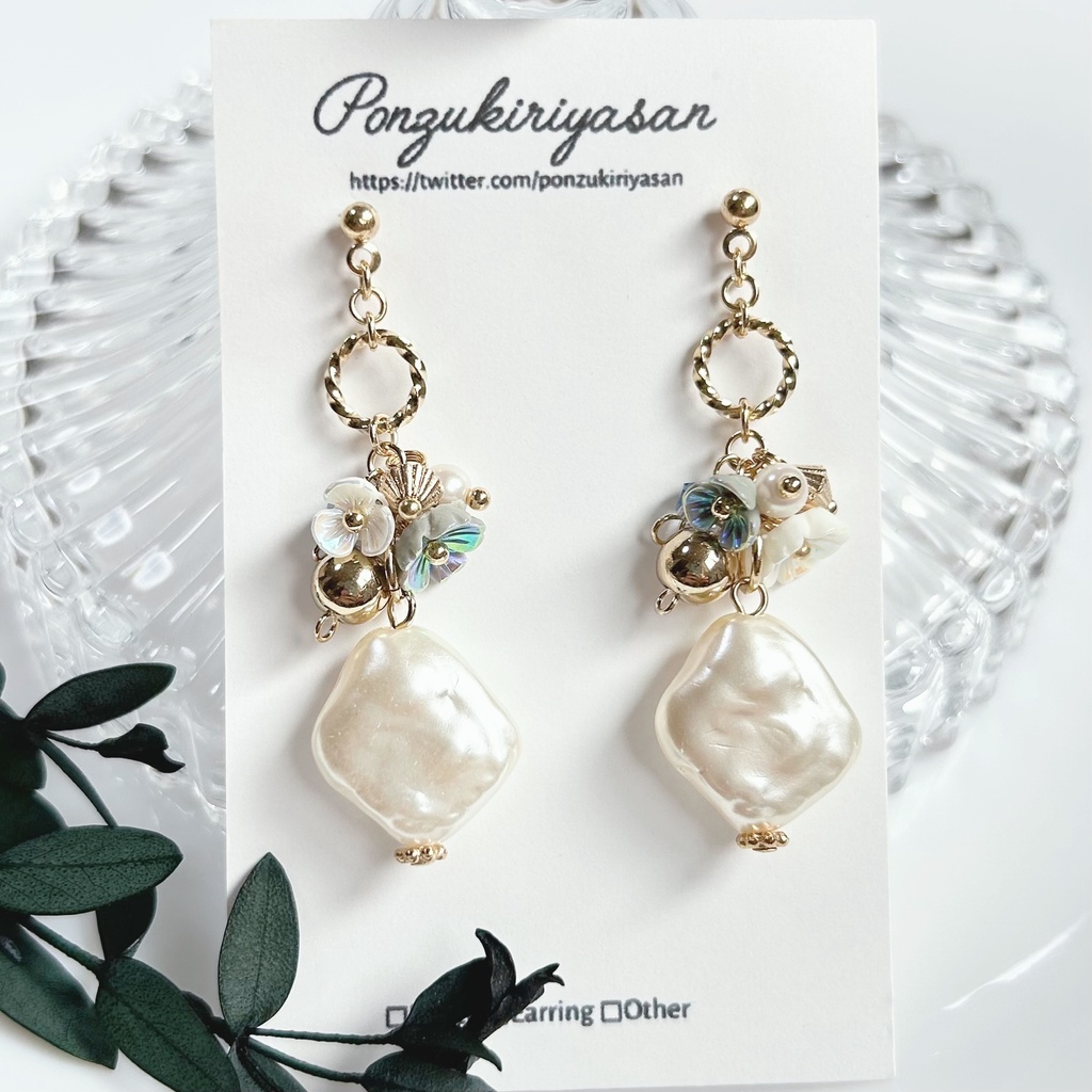 1736ヴィンテージ風フラワーピアスⅡ