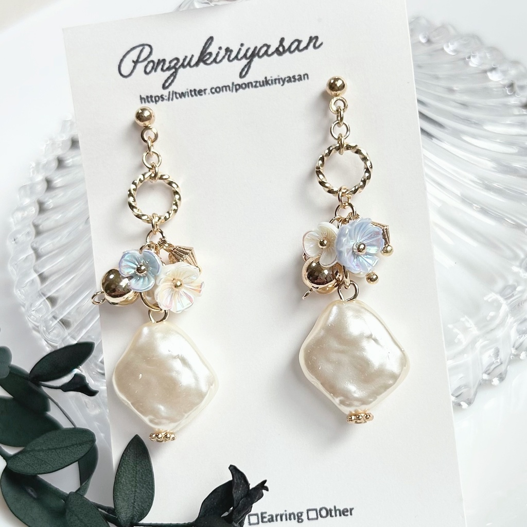 1736ヴィンテージ風フラワーピアスⅡ