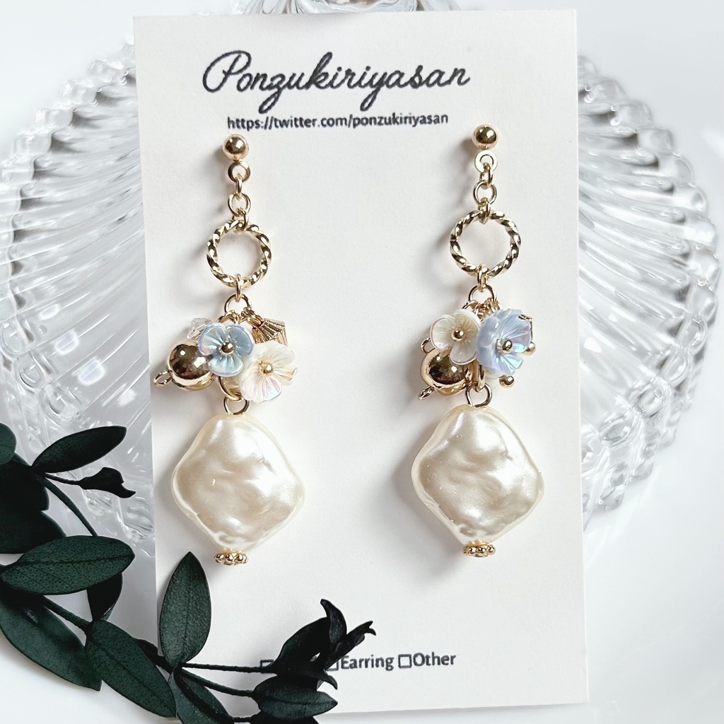 1736ヴィンテージ風フラワーピアスⅡ