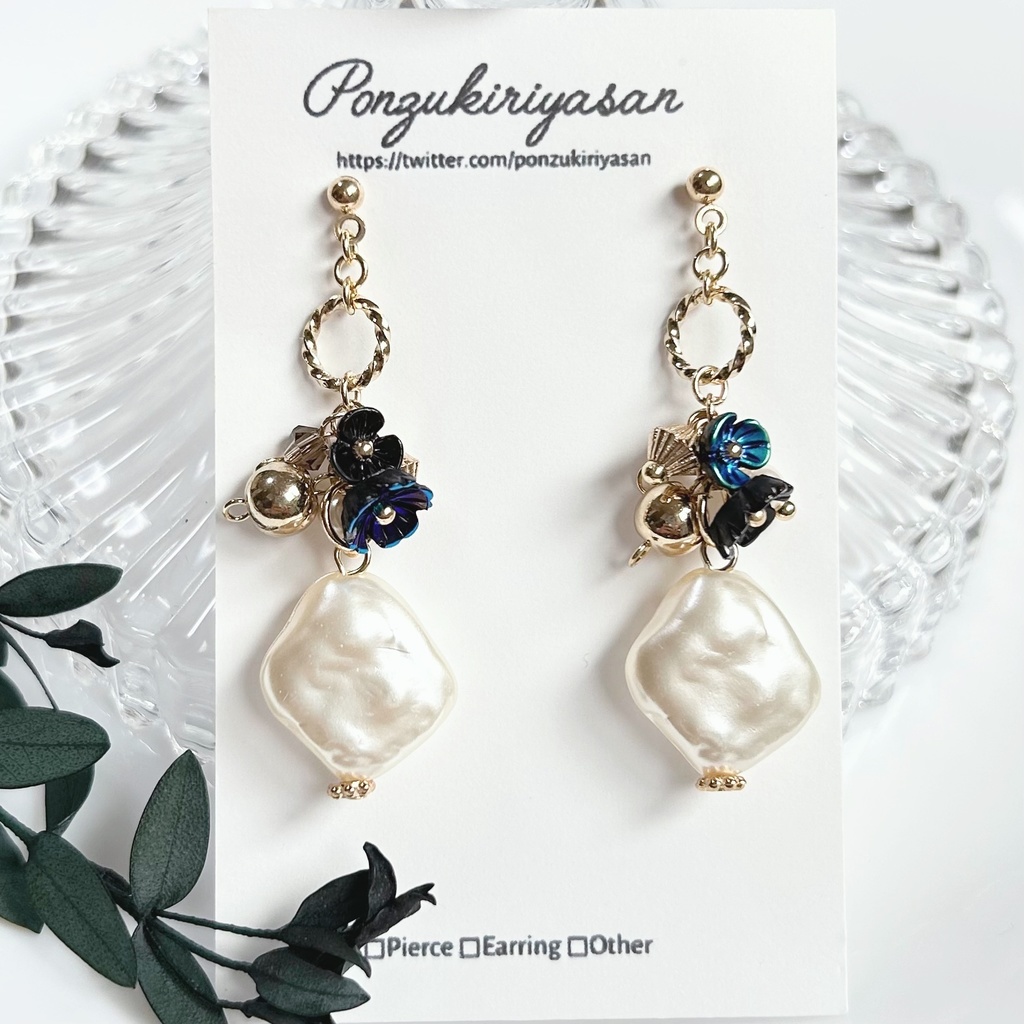 1736ヴィンテージ風フラワーピアスⅡ