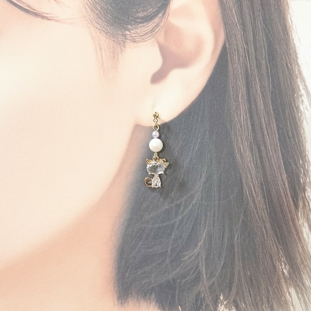 1738ジルコニアとスワロの猫ピアス