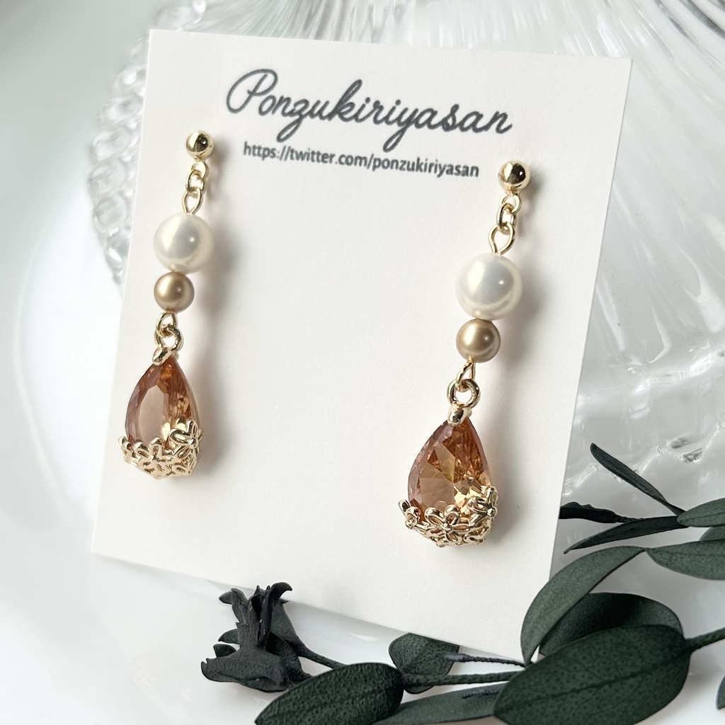 1739秋色カットガラスとフラワーフレームのピアス