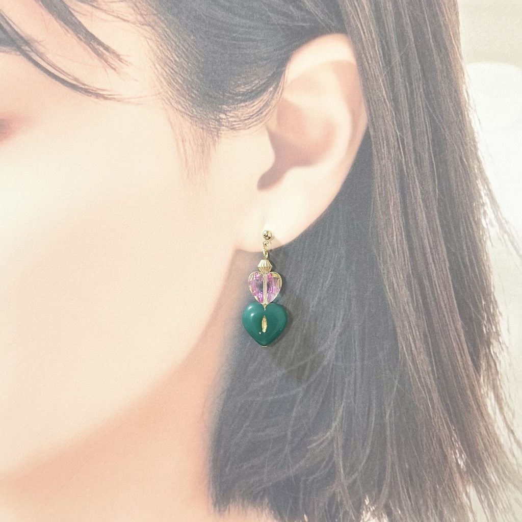 1740ゴールドラインハートのピアス