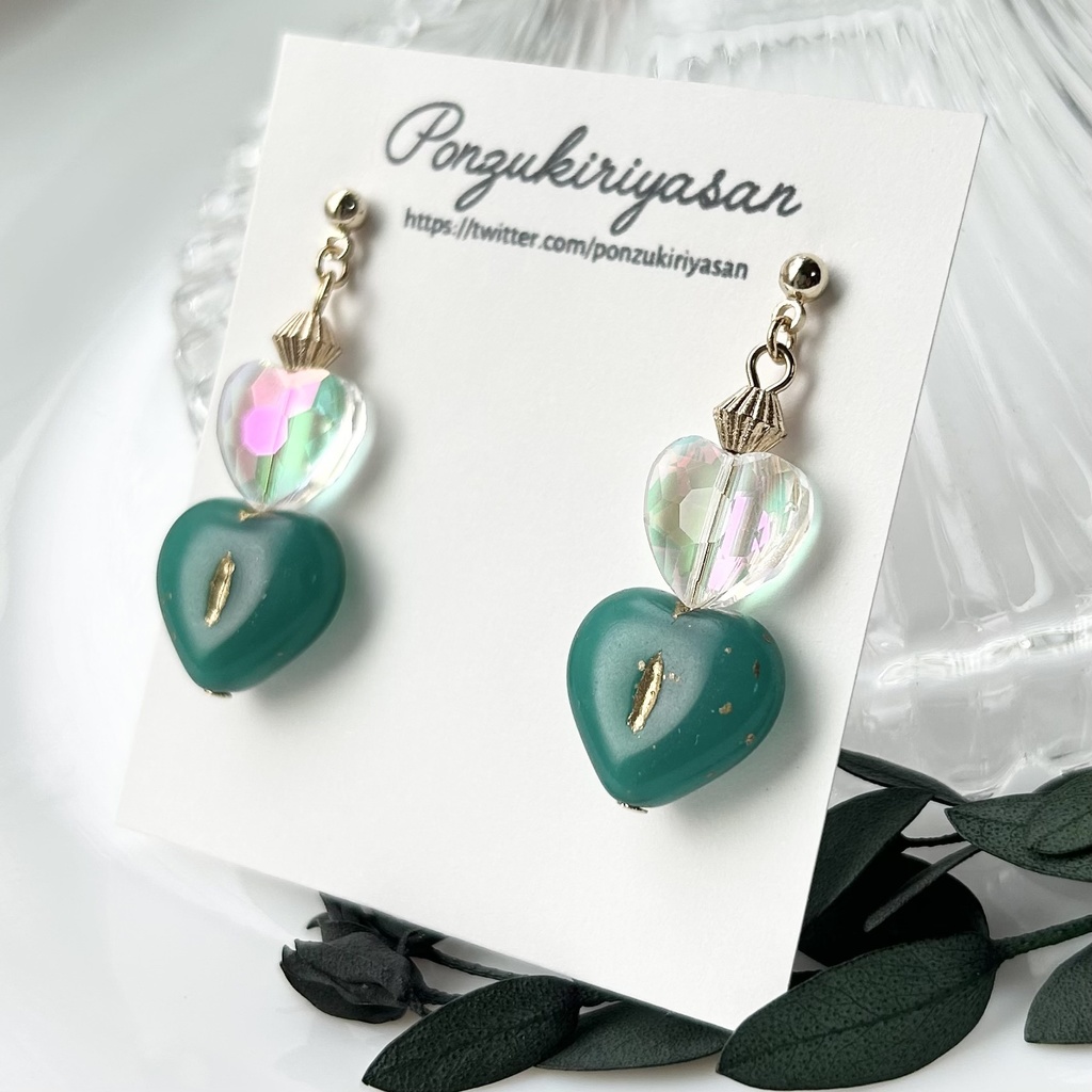 1740ゴールドラインハートのピアス