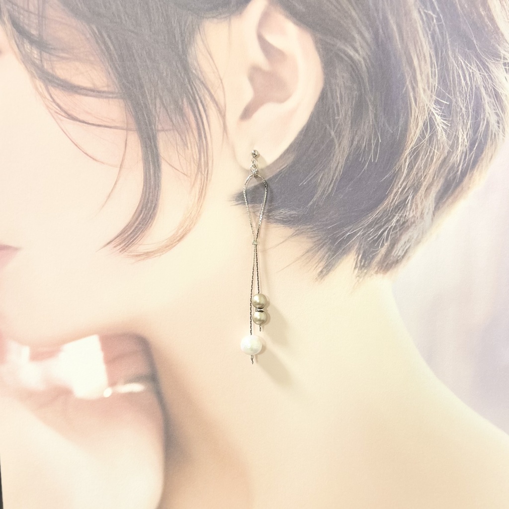 1741スワロとコットンパールのチェーン繋ぎピアス