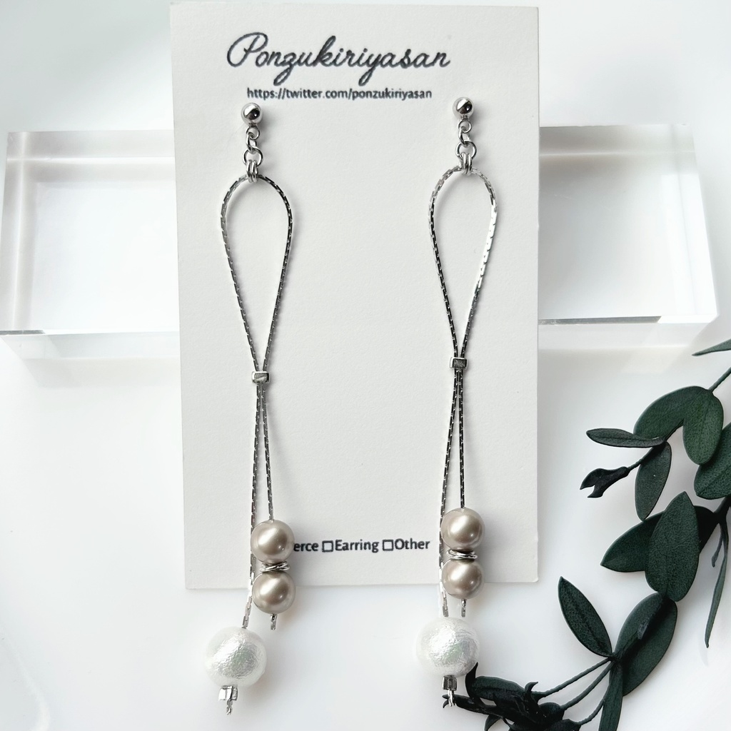 1741スワロとコットンパールのチェーン繋ぎピアス