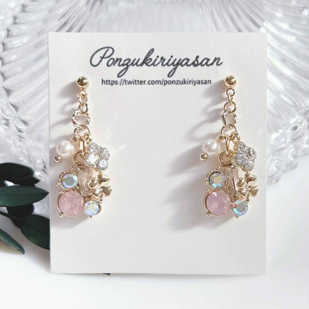 1751四葉のクローバーとビジューのピアス