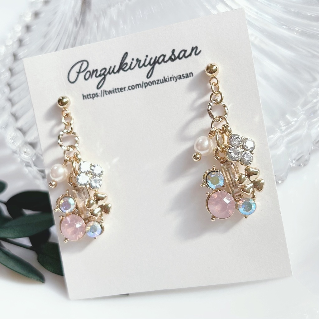 1751四葉のクローバーとビジューのピアス