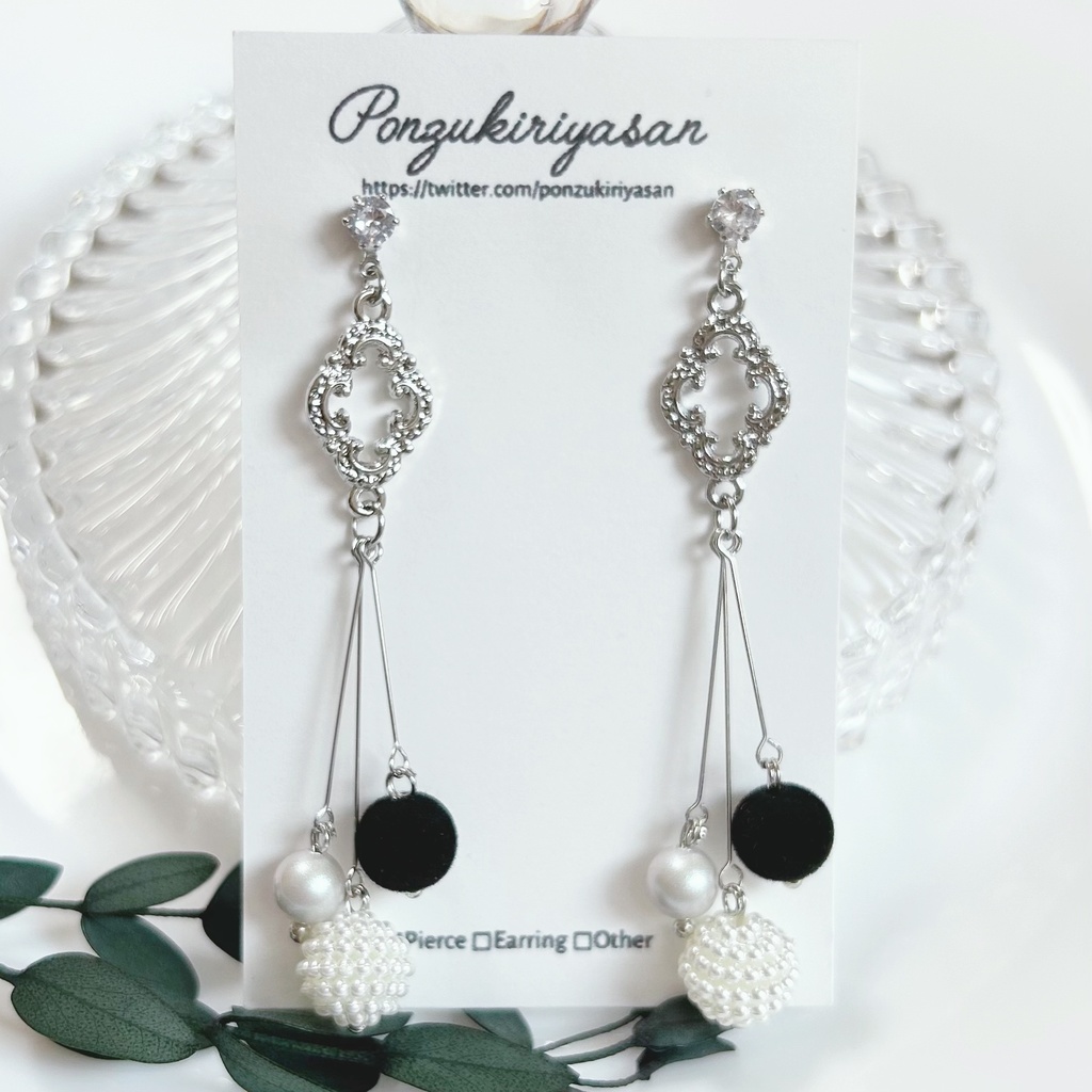 1756フロッキーとパールのジルコニアピアス